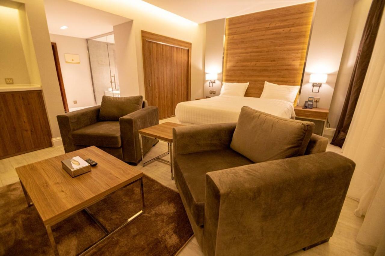 قولدن سكوير طريق الرياض Golden Square Riyadh Road Khamis Mushait Luaran gambar