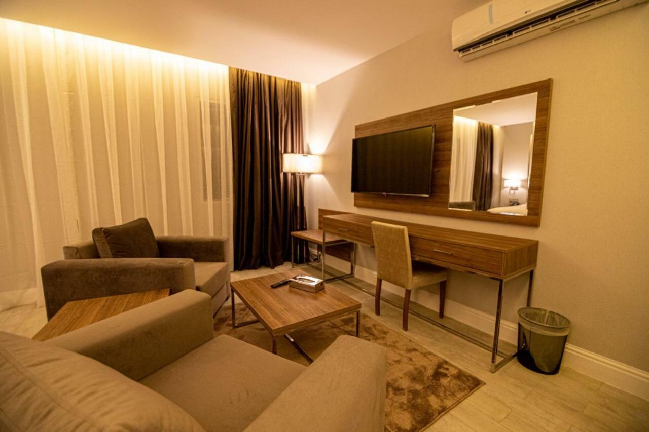 قولدن سكوير طريق الرياض Golden Square Riyadh Road Khamis Mushait Luaran gambar
